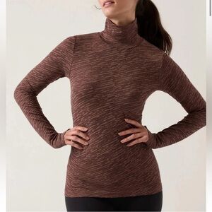 Athleta Flurry Seamless Turtleneck Size Small Brown Print